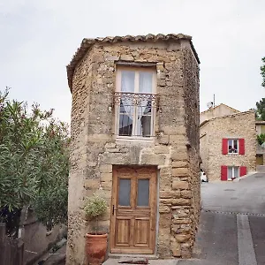 https://la-petite-maison-chateauneuf-du-pape.fr-provencehotel.com